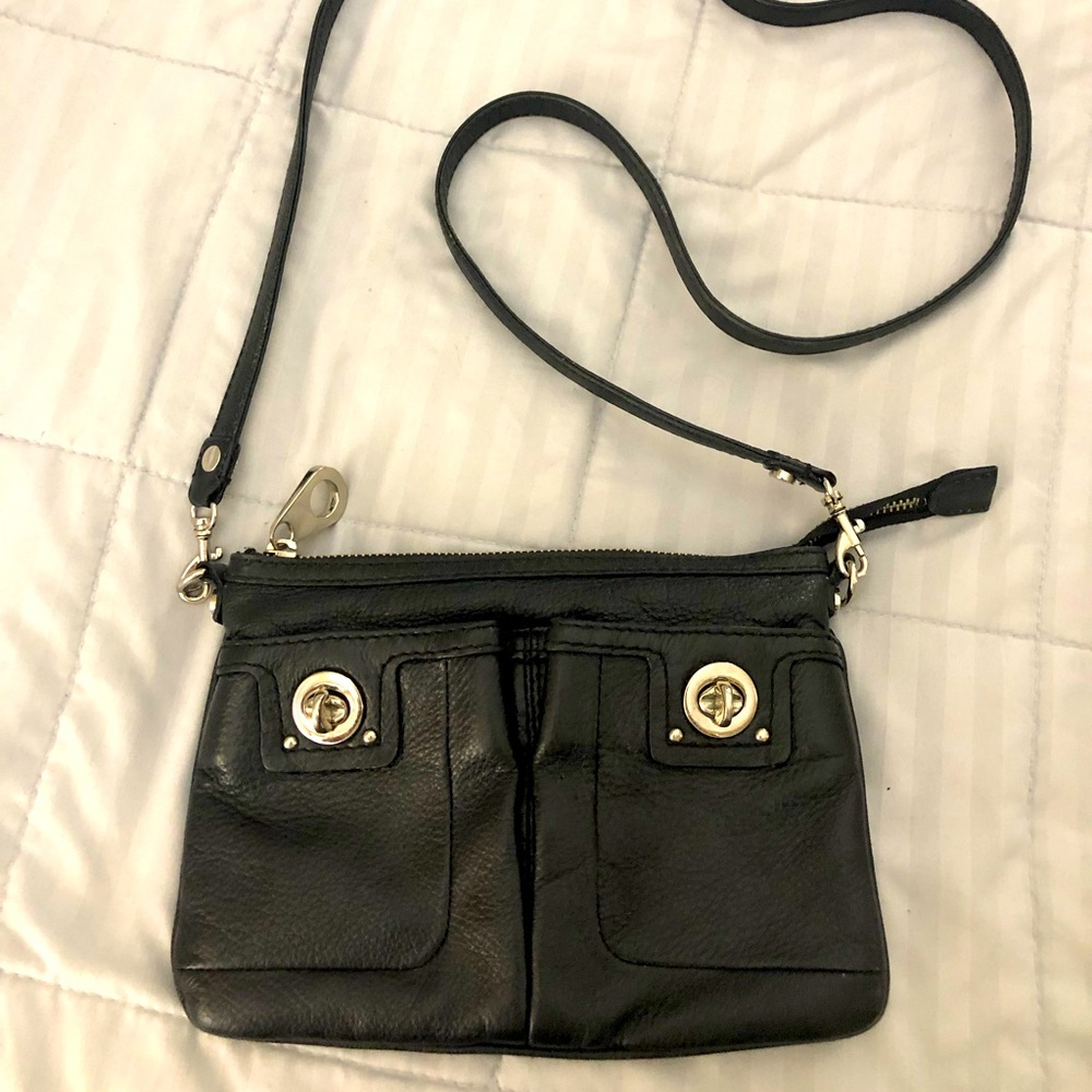 PELLE STUDIO small vintage leather crossbody in great condition w/ minimal wear